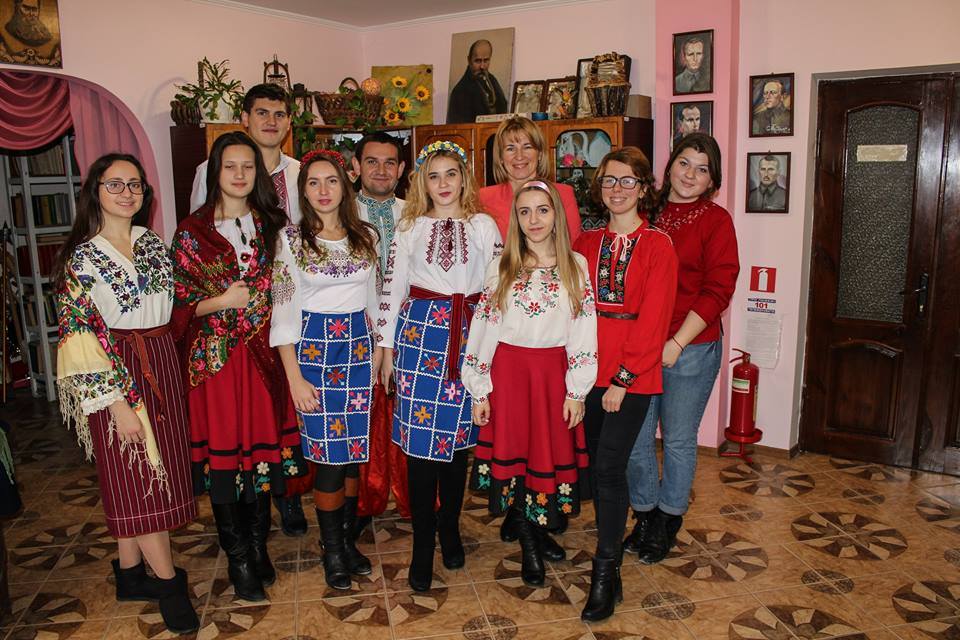 молоді підготувала вітання